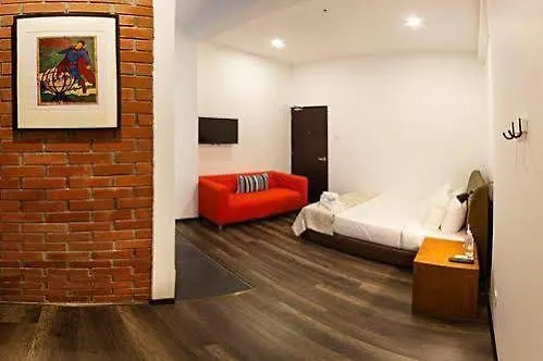 Roomies Suites Batu Ferringhi